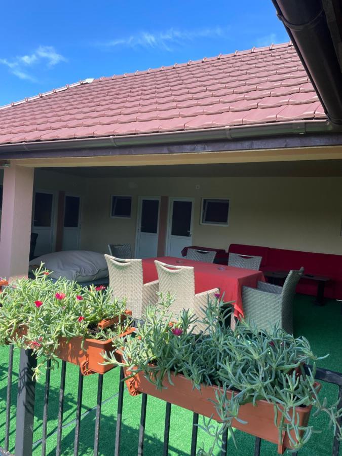 Vila Baciu Hotel Tuzla Ngoại thất bức ảnh